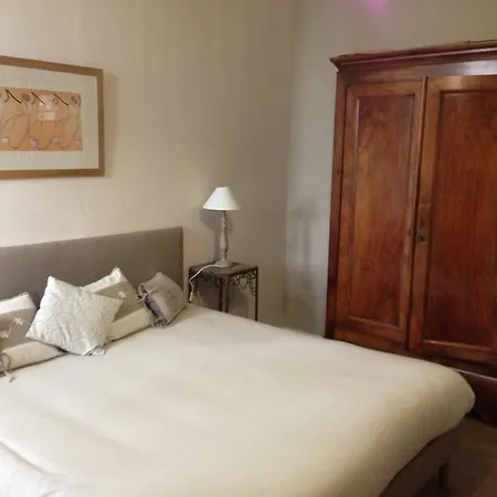 Chateau Cornillon Arles Room photo